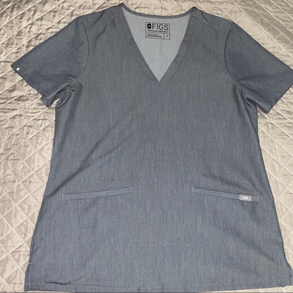 FIGS Casma top